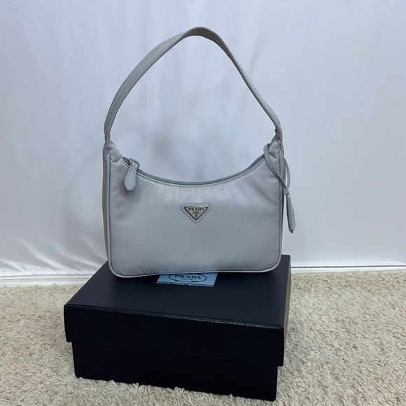 Prada Re-Edition 2000‎ Re-Nylon Mini Bag Cornflower Silver-tone - Picture 2 of 16